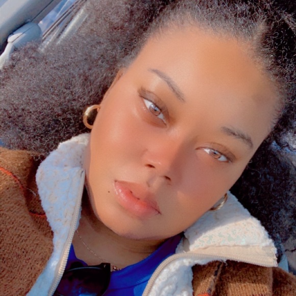 Meet your Posher, Christina - Picture 5 of 6